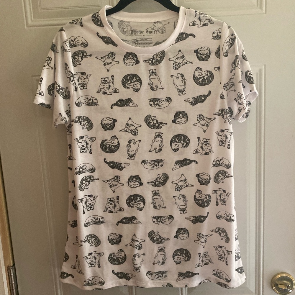 Olivia & Meredith Taylor Swift tee from Rep era